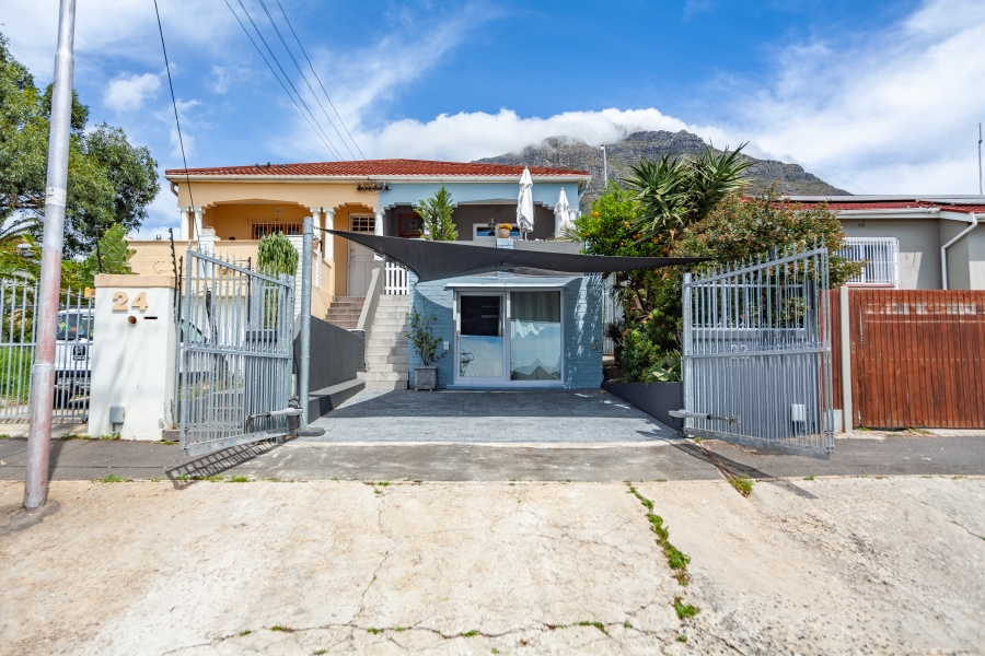 3 Bedroom Property for Sale in Woodstock Western Cape